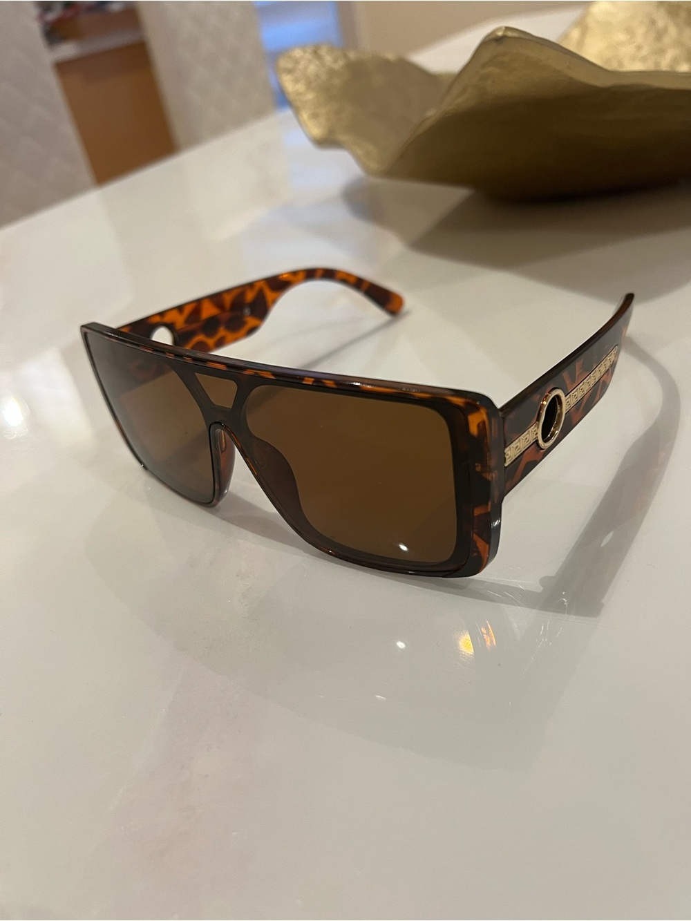 🆕 tortoise shell wide frame sunglasses - Picture 2 of 4